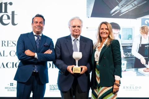 Tomás Osborne e Iván Llanza, Pesidente y Director de Fundación Osborne recogieron el premio